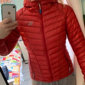 Mountain hardwear puffer down coat size ~small/xs